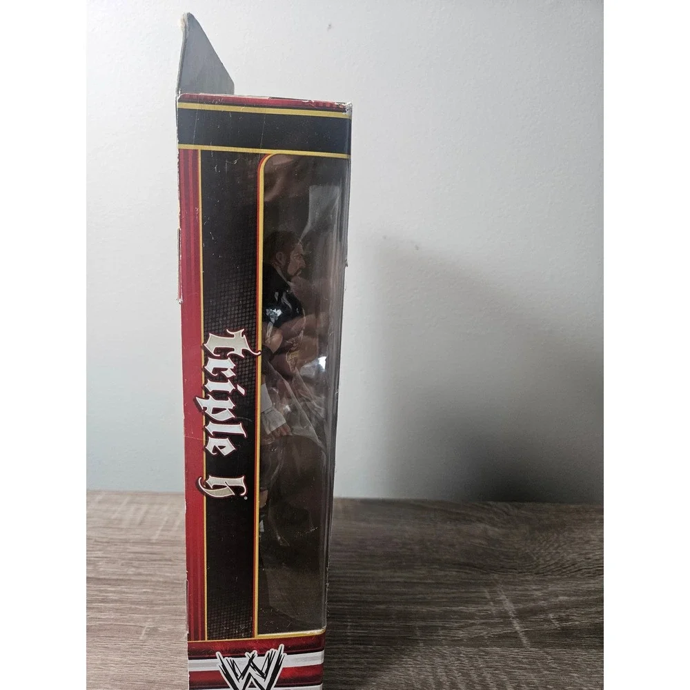 WWE Elite Triple H WrestleMania 29 Toys R Us Exclusive Action Figure Y6839 NEW